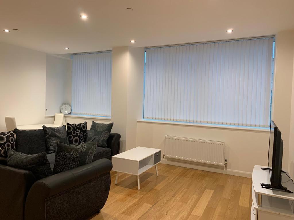 Modern 2 Bed 2 Bath Apartment In Central Croydon! Eksteriør billede