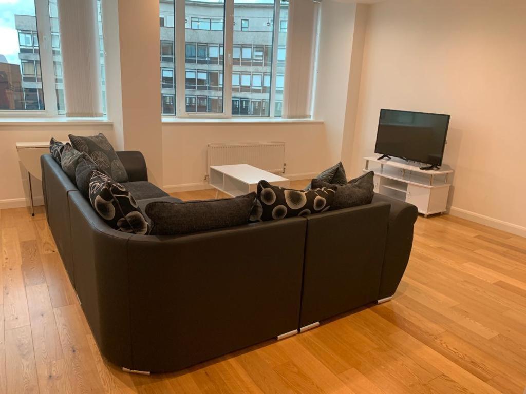 Modern 2 Bed 2 Bath Apartment In Central Croydon! Eksteriør billede
